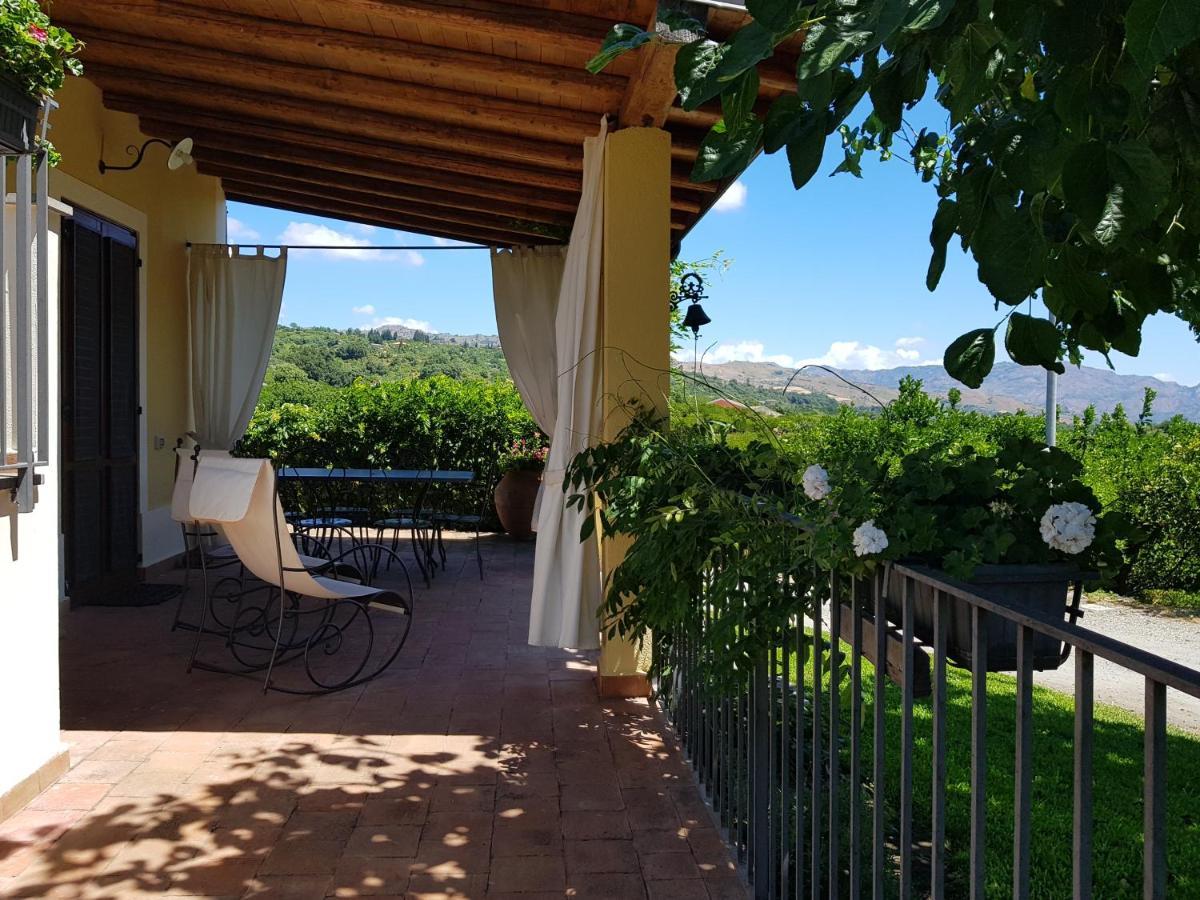 Agriturismo Le Case Di Civi Mascali Exterior photo